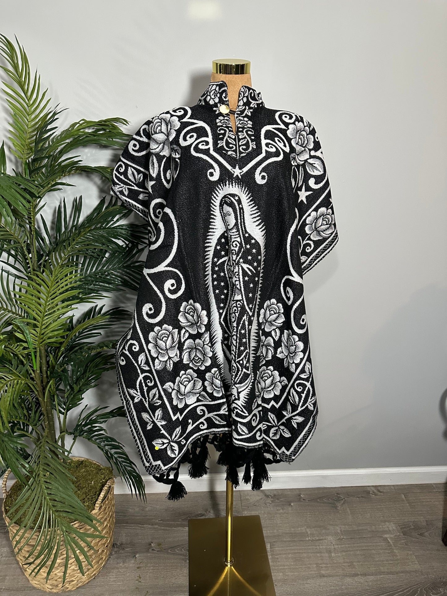 Gabán Virgen (negro y blanco)